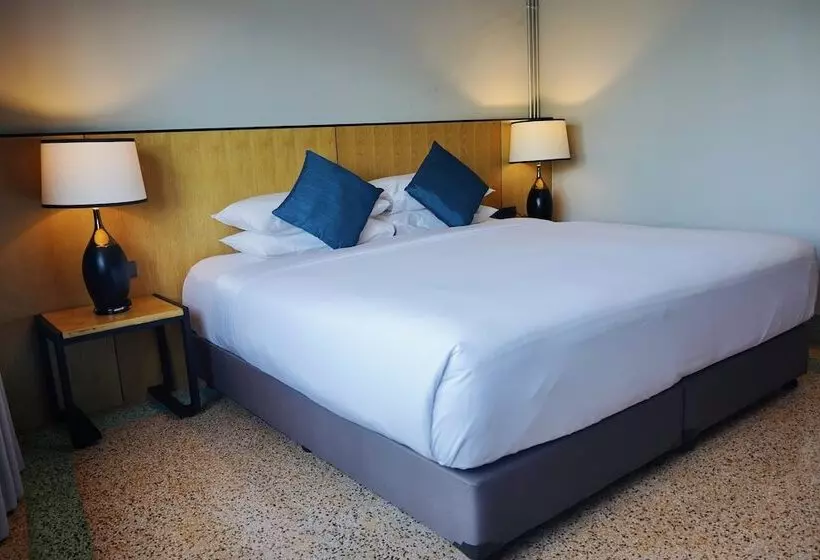 هتل W22 By Burasari