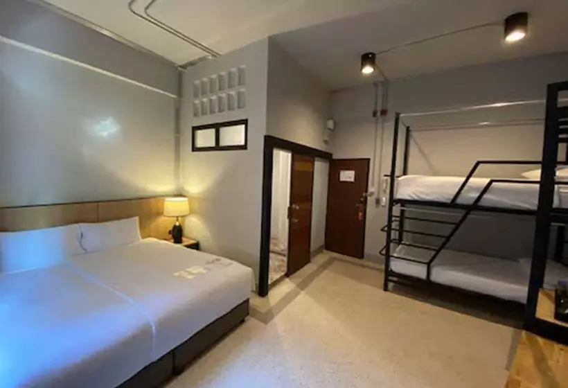 هتل W22 By Burasari