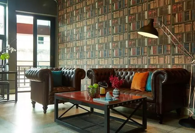 هتل W22 By Burasari