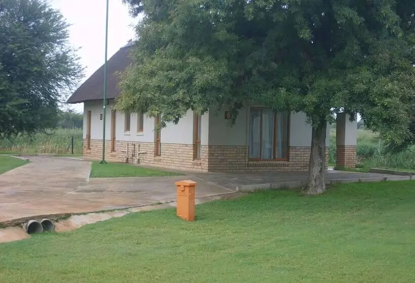 ベッドアンドブレックファースト Cookes Lake Resort