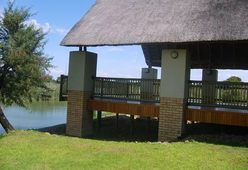 ベッドアンドブレックファースト Cookes Lake Resort