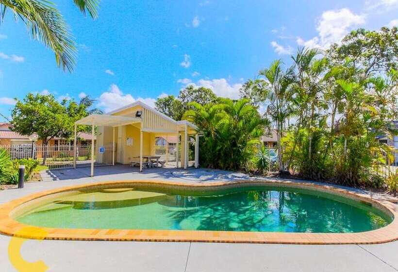 Gold Coast Theme Park Villa