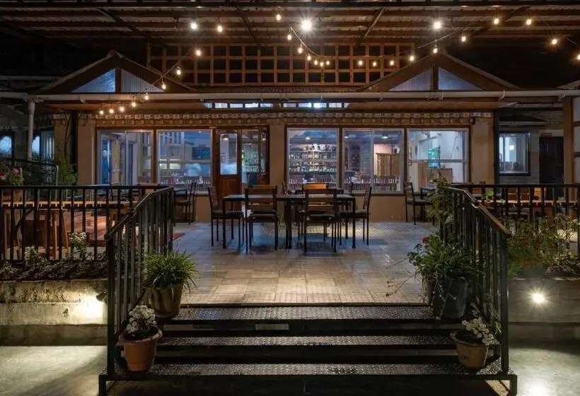 هتل Jambayang Resort