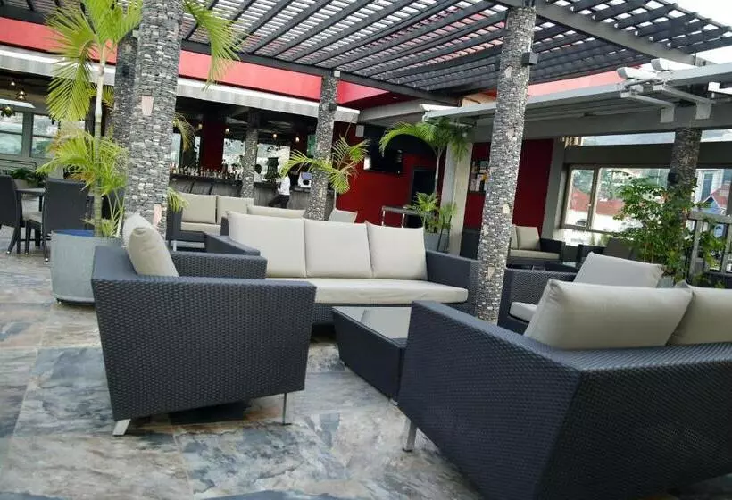 هتل Kiriri Garden