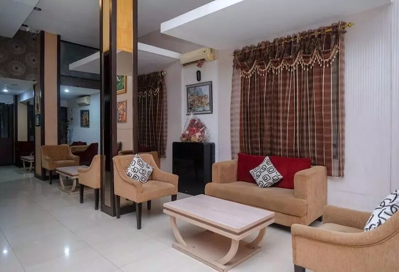 ホテル Reddoorz Plus At Grand Populer