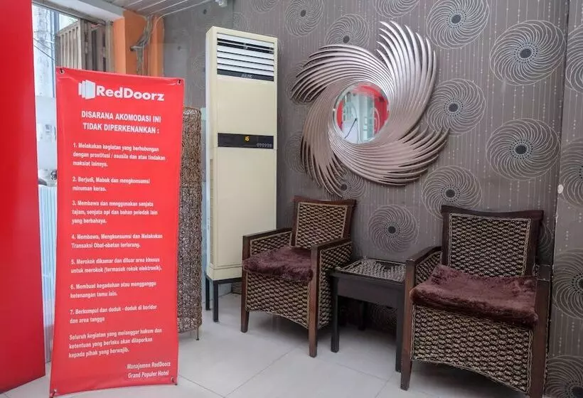 ホテル Reddoorz Plus At Grand Populer