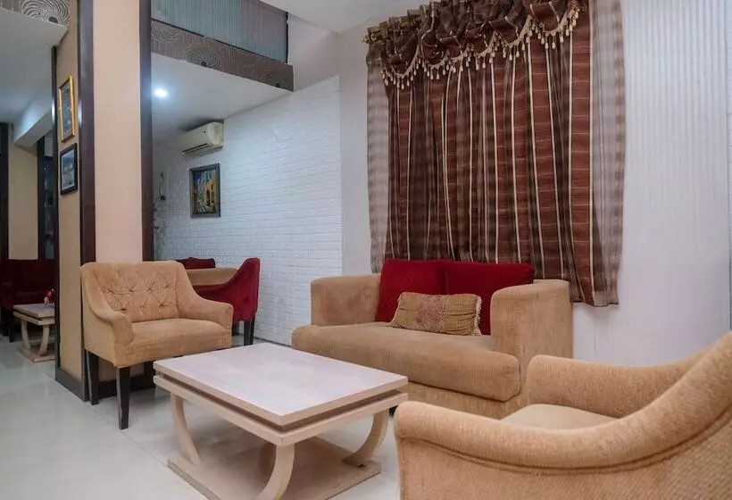 ホテル Reddoorz Plus At Grand Populer