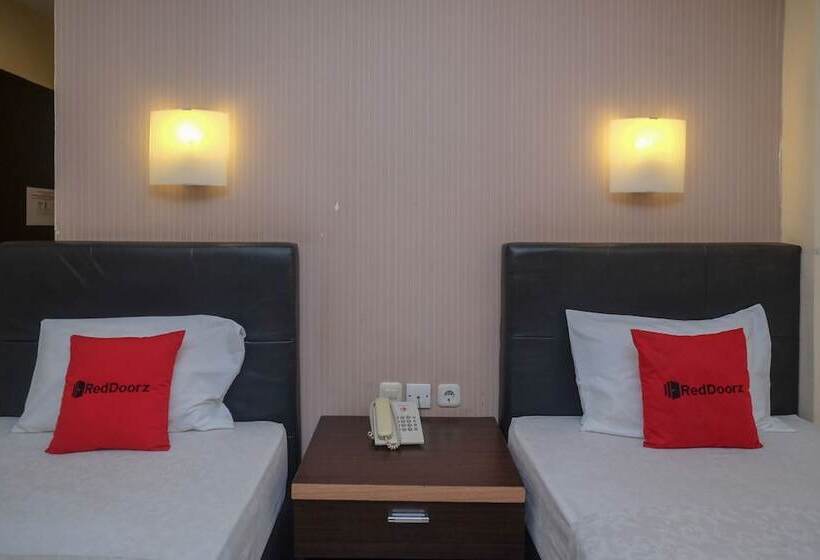 בית מלון כפרי Reddoorz Plus At Grand Populer
