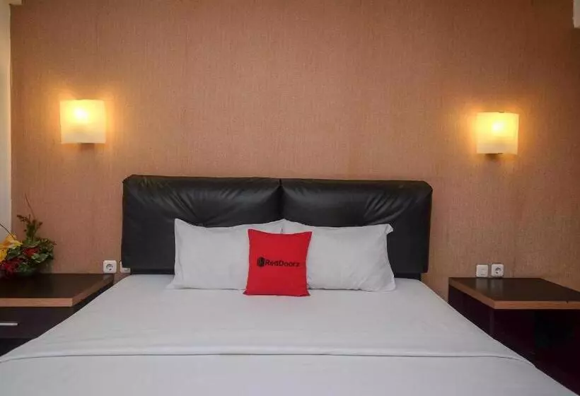 ホテル Reddoorz Plus At Grand Populer