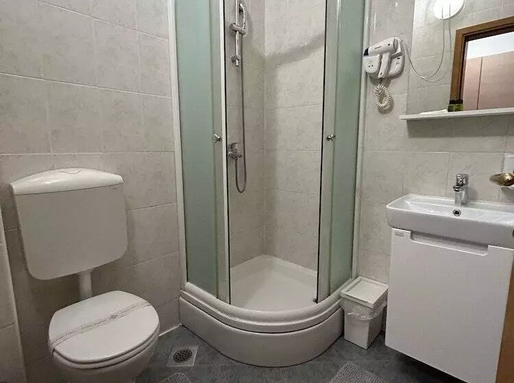 Hotelli Rooms Elez