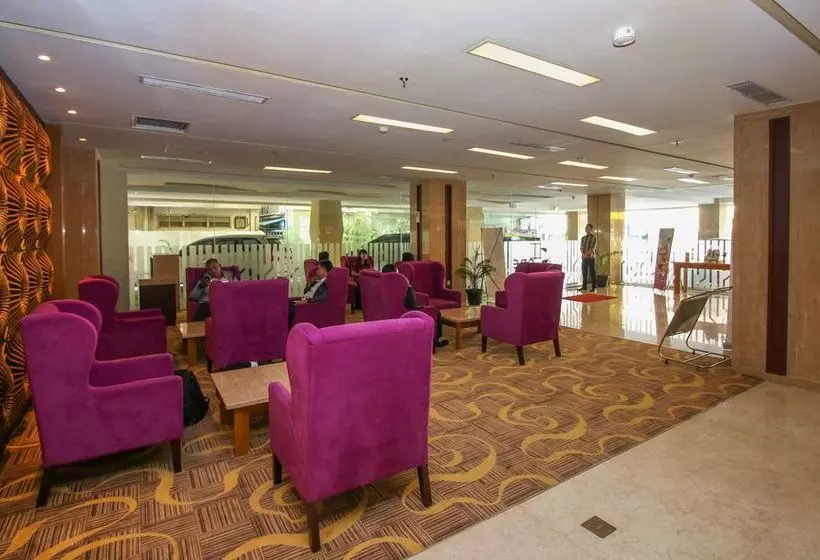 Hotelli Airy International Plaza Kolonel Atmo 16 Palembang