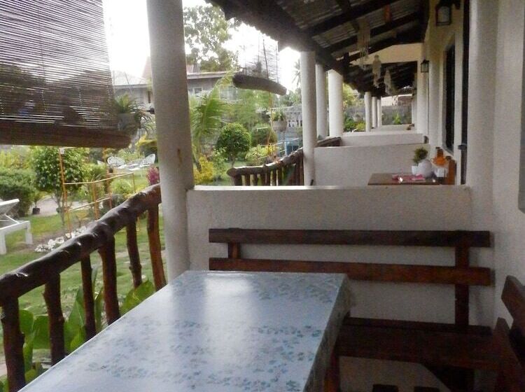 בית מלון כפרי Sunshine Paradise Inn