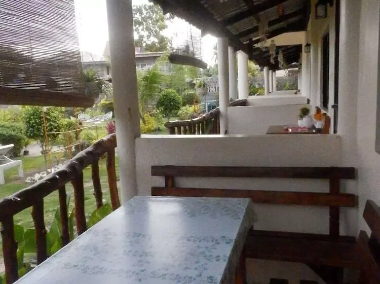 هتل Sunshine Paradise Inn