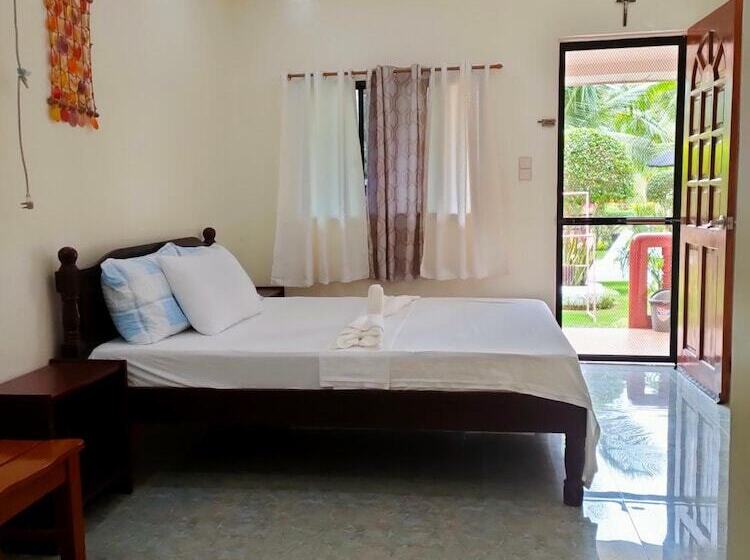 בית מלון כפרי Sunshine Paradise Inn