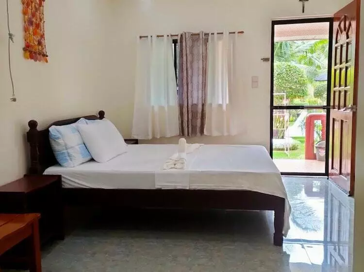 هتل Sunshine Paradise Inn