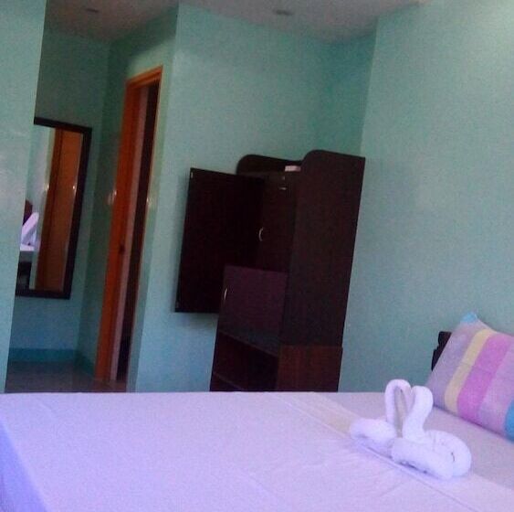 בית מלון כפרי Sunshine Paradise Inn