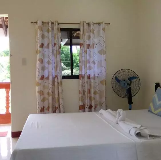 هتل Sunshine Paradise Inn