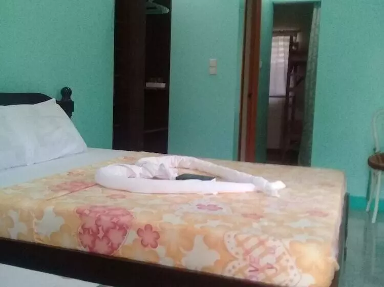 هتل Sunshine Paradise Inn