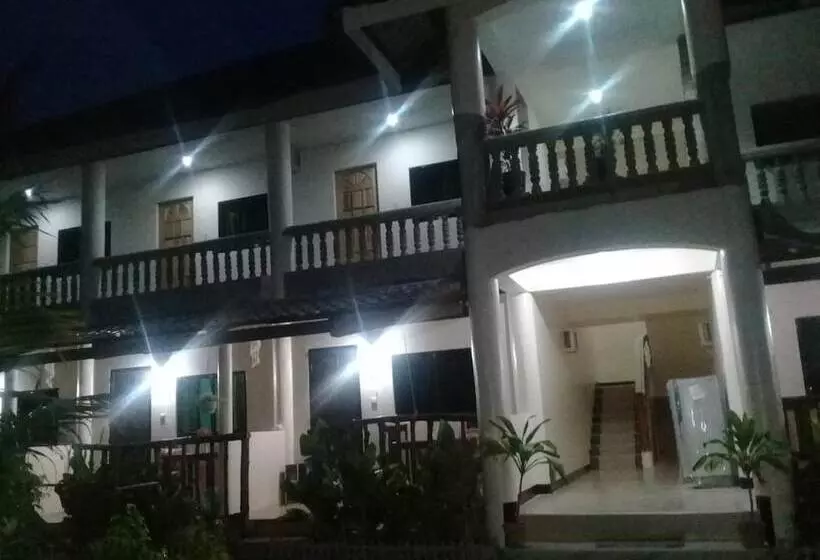 هتل Sunshine Paradise Inn