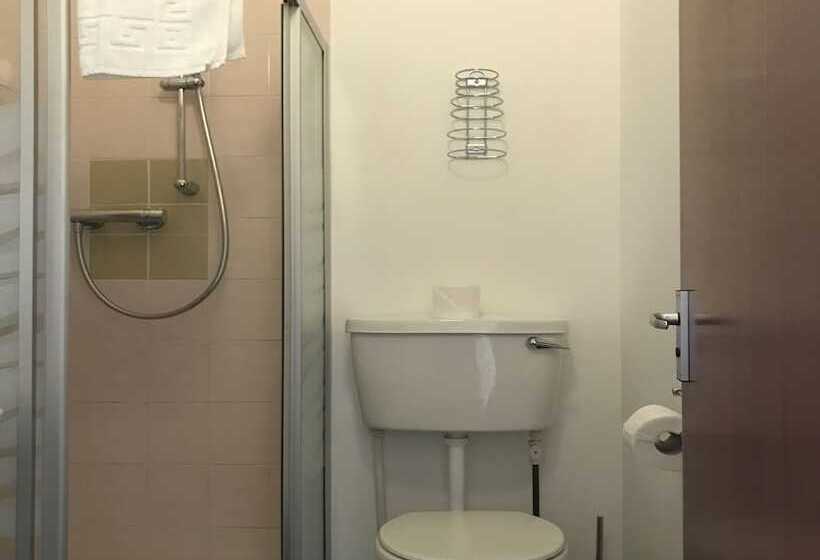 فندق The Old Coach House