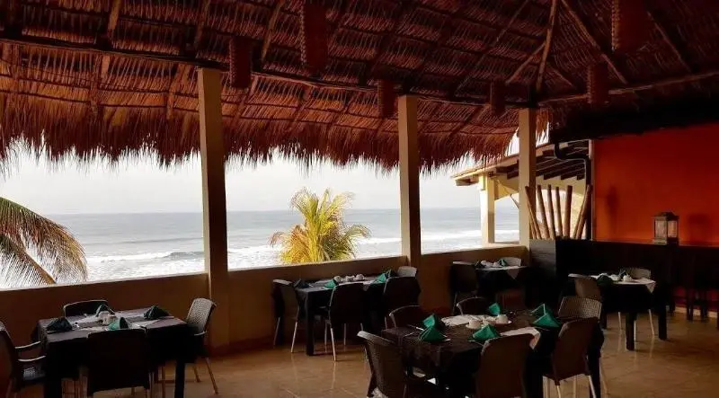 هتل Vista Las Olas Resort
