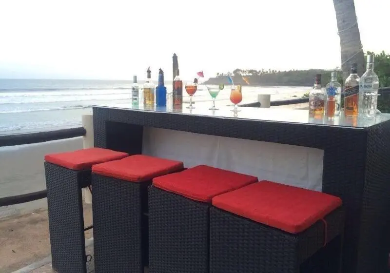هتل Vista Las Olas Resort