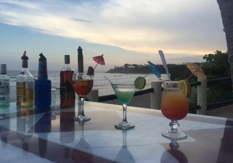هتل Vista Las Olas Resort