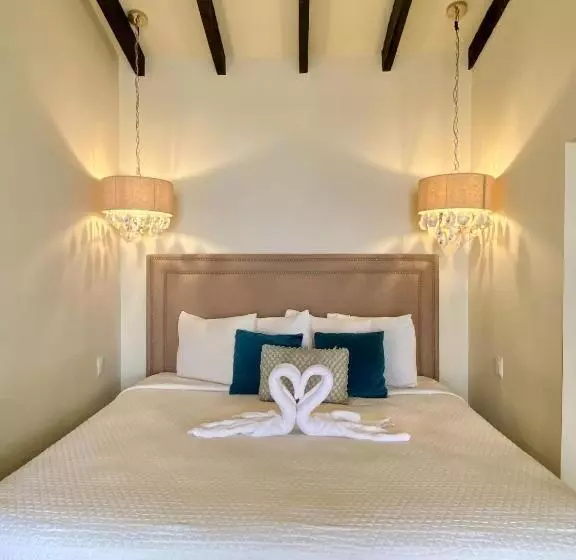 Hotelli Vista Las Olas Resort