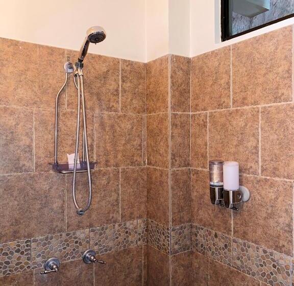 هتل Vista Las Olas Resort