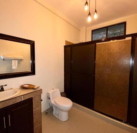 هتل Vista Las Olas Resort