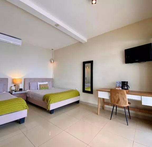 Hotelli Vista Las Olas Resort