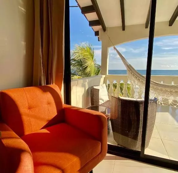 Hotelli Vista Las Olas Resort