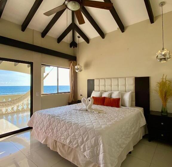 هتل Vista Las Olas Resort