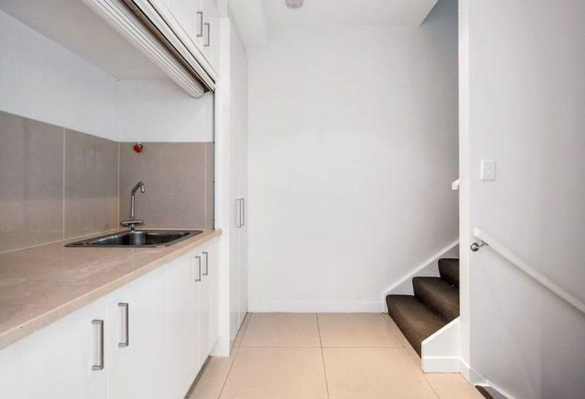 Beach House 4 Brm, 3 Mins Walk To Beach