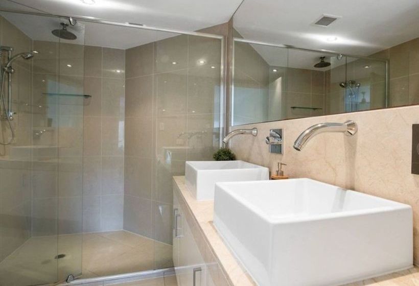 Beach House 4 Brm, 3 Mins Walk To Beach