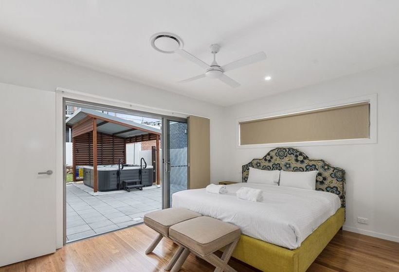 Pearls On Sapphire Beach