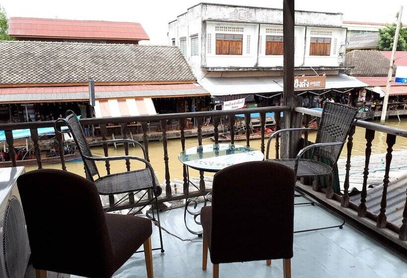 Pensão Baan Khunyaichuea