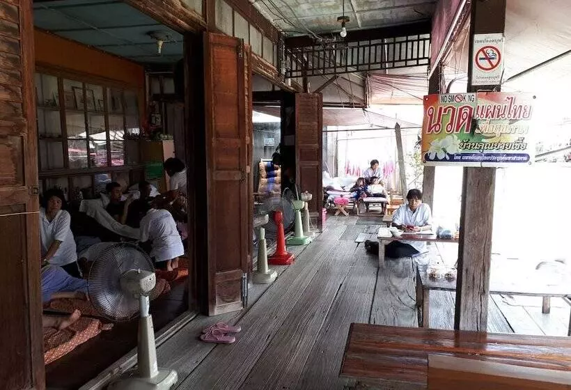 Majatalo Baan Khunyaichuea