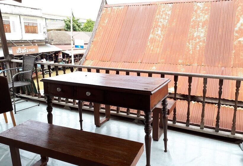 Pensão Baan Khunyaichuea