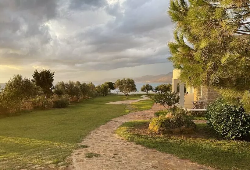 پانسیون Eight Dimensions Capari Suites Elafonisos