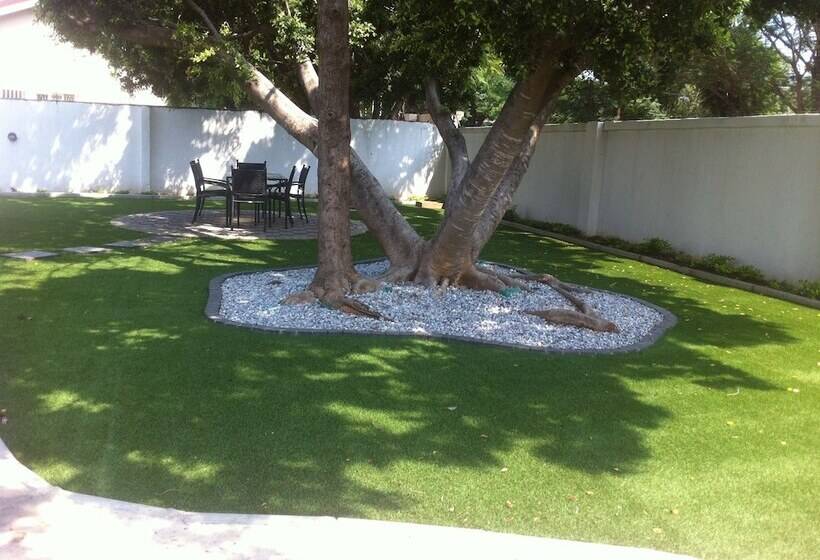 پانسیون Cosy Palms Guest House