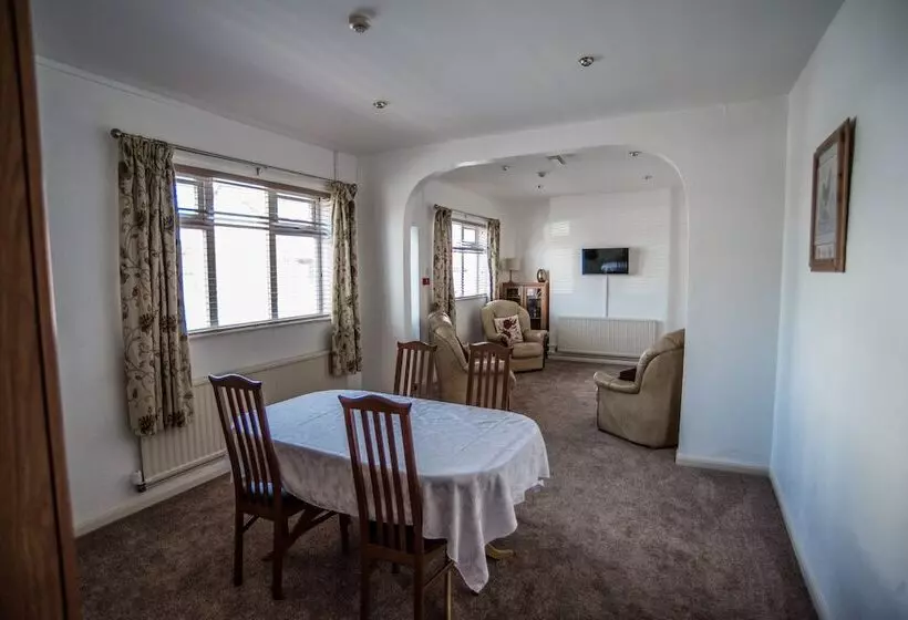 Majatalo Holcombe Guest House