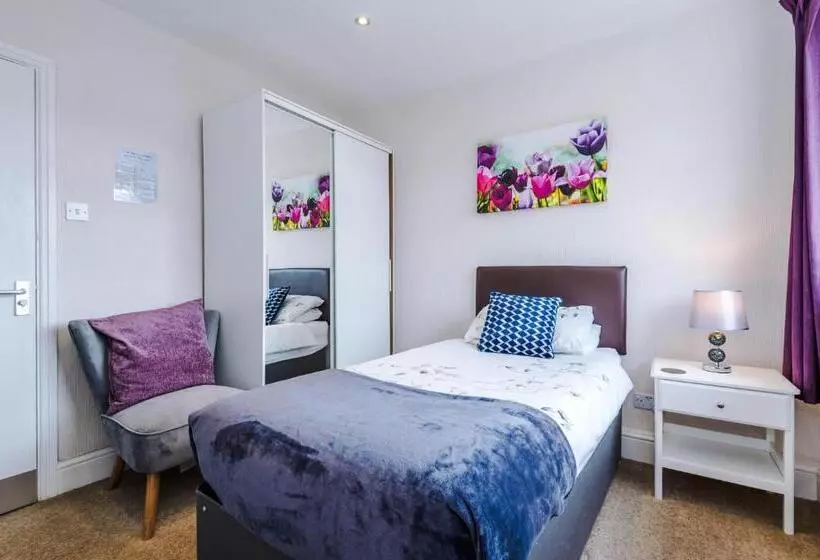 Majatalo Holcombe Guest House