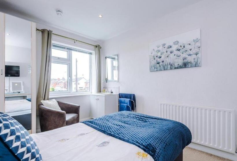 펜션 Holcombe Guest House