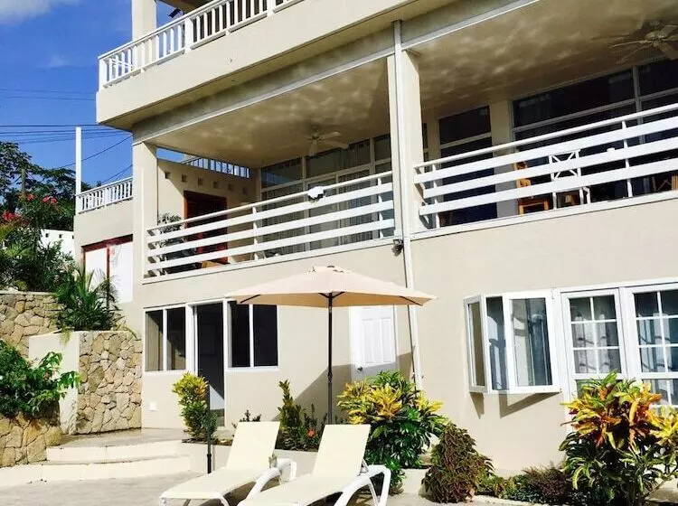 Treetops Apartments