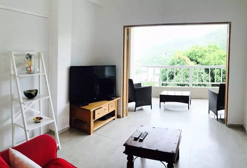 Treetops Apartments