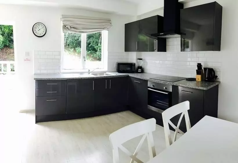 Treetops Apartments