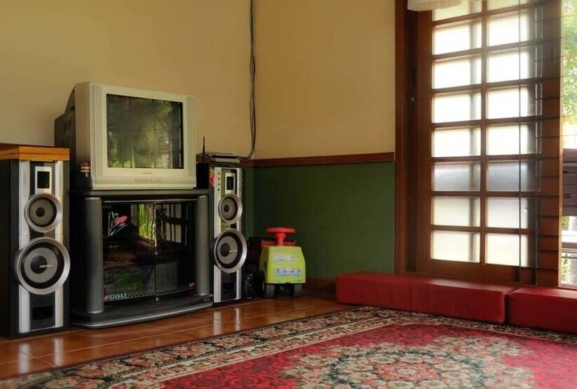 Villa Kota Bunga Ade