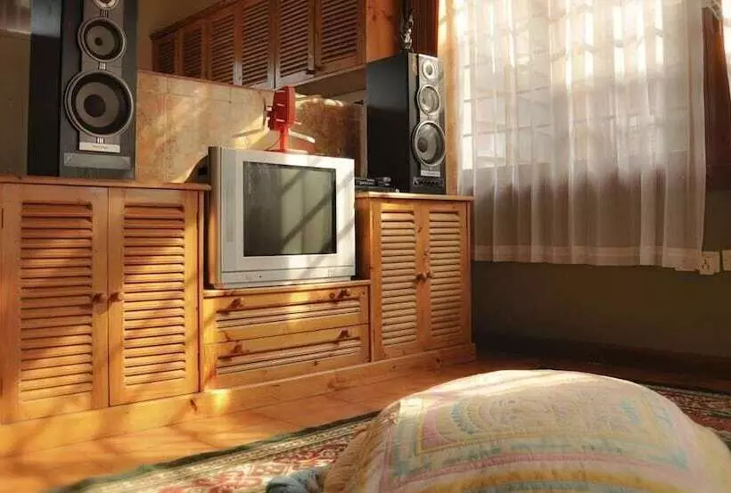 Villa Kota Bunga Ade