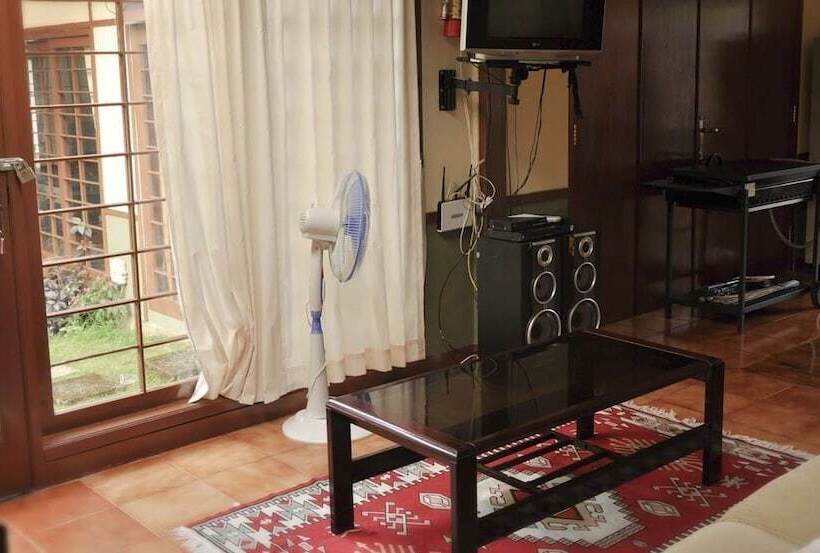 Villa Kota Bunga Ade